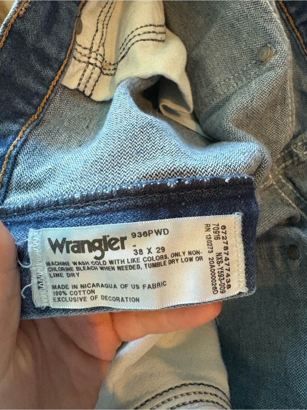 Wrangler Men’s Dark Blue Relaxed Fit Jeans - Picture 3 of 3